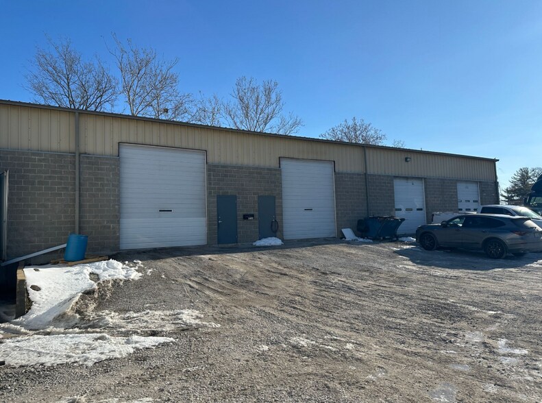 9735 Gravois Rd, Affton, MO à louer - Photo du bâtiment - Image 2 de 12