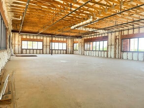 2801 36th Ave NW, Norman, OK for lease Interior Photo- Image 2 of 5