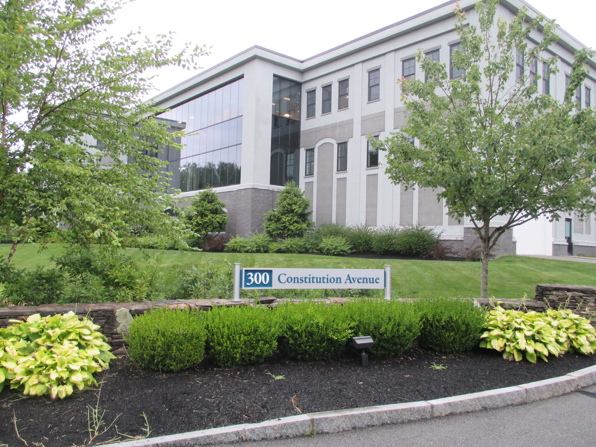 300 Constitution Ave, Portsmouth, NH à louer Photo du bâtiment- Image 1 de 27