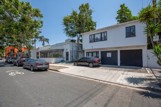 8618-8620 Melrose Ave, Los Angeles, CA à louer Photo du bâtiment- Image 1 de 1