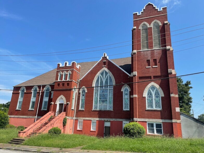 400 East St N, Talladega, AL à vendre - Photo du bâtiment - Image 2 de 28