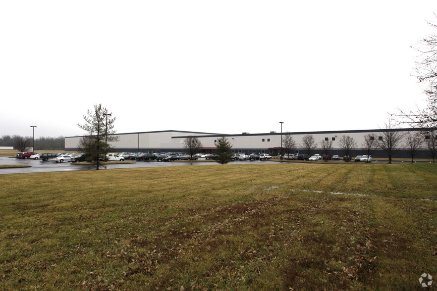 6001 Cane Run Rd, Louisville, KY for lease - Primary Photo - Image 2 of 5