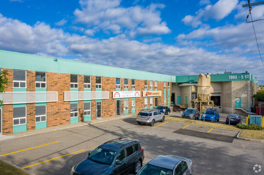 7003 5th St SE, Calgary, AB à louer - Photo principale - Image 1 de 6