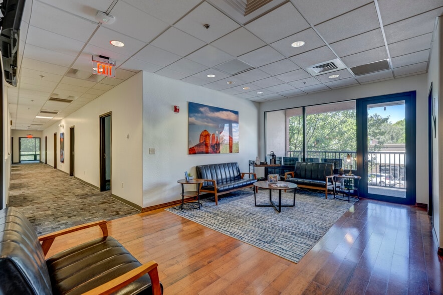 325 W Gurley St, Prescott, AZ for lease - Building Photo - Image 3 of 98