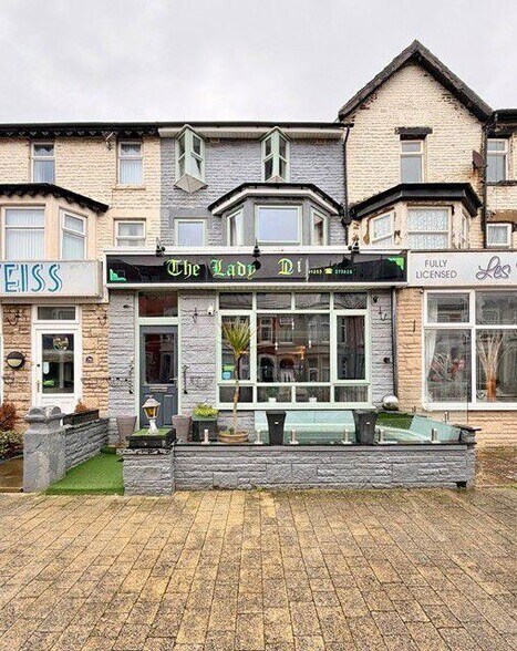 40 St Chads Rd, Blackpool à vendre - Photo du bâtiment - Image 1 de 23