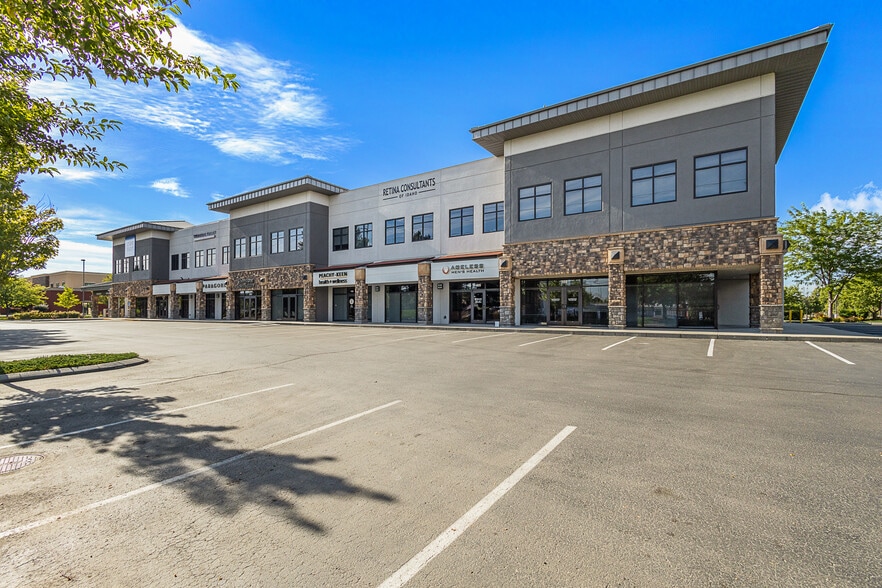 3715 E Overland Rd, Meridian, ID à louer - Photo du bâtiment - Image 1 de 7