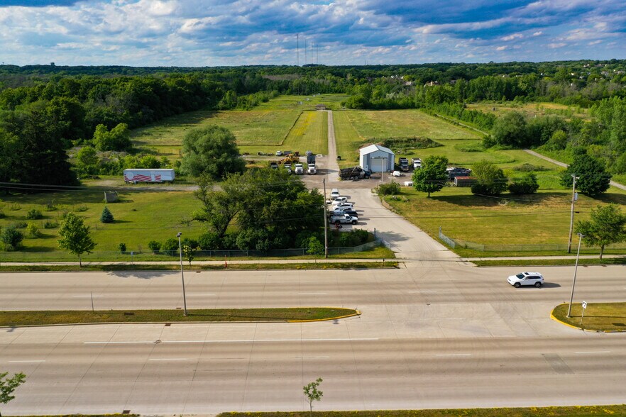 5732 W Rawson Ave, Franklin, WI à vendre - Aérien - Image 1 de 12