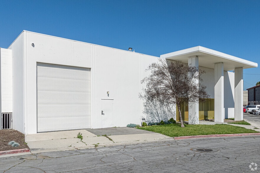 17160 Alburtis Ave, Artesia, CA for lease - Building Photo - Image 3 of 6