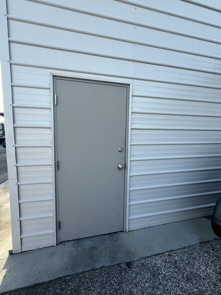 2209 N 40th St, Tampa, FL à louer - Photo du bâtiment - Image 3 de 16