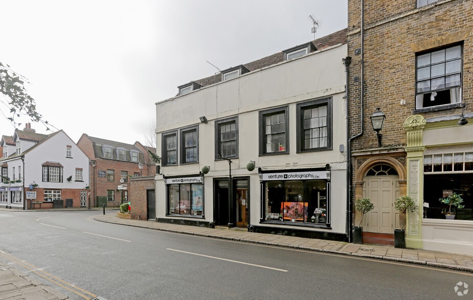 109 High St, Windsor à louer - Photo du bâtiment - Image 2 de 2