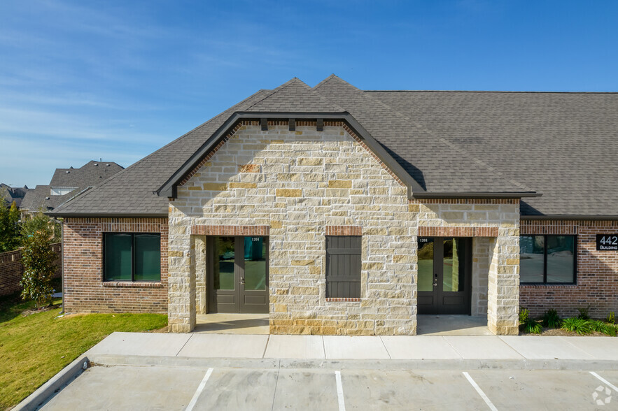 4425 Plano Pky, Carrollton, TX for lease - Building Photo - Image 3 of 10