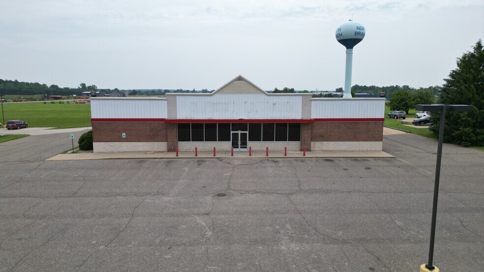 4464 Huron St, North Branch, MI for lease - Building Photo - Image 3 of 25