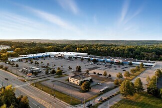 Plus de détails pour 1790-2000 Diamond Hill Rd, Woonsocket, RI - Commerce de détail à louer