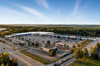 Plus de détails pour 1790-2000 Diamond Hill Rd, Woonsocket, RI - Commerce de détail à louer