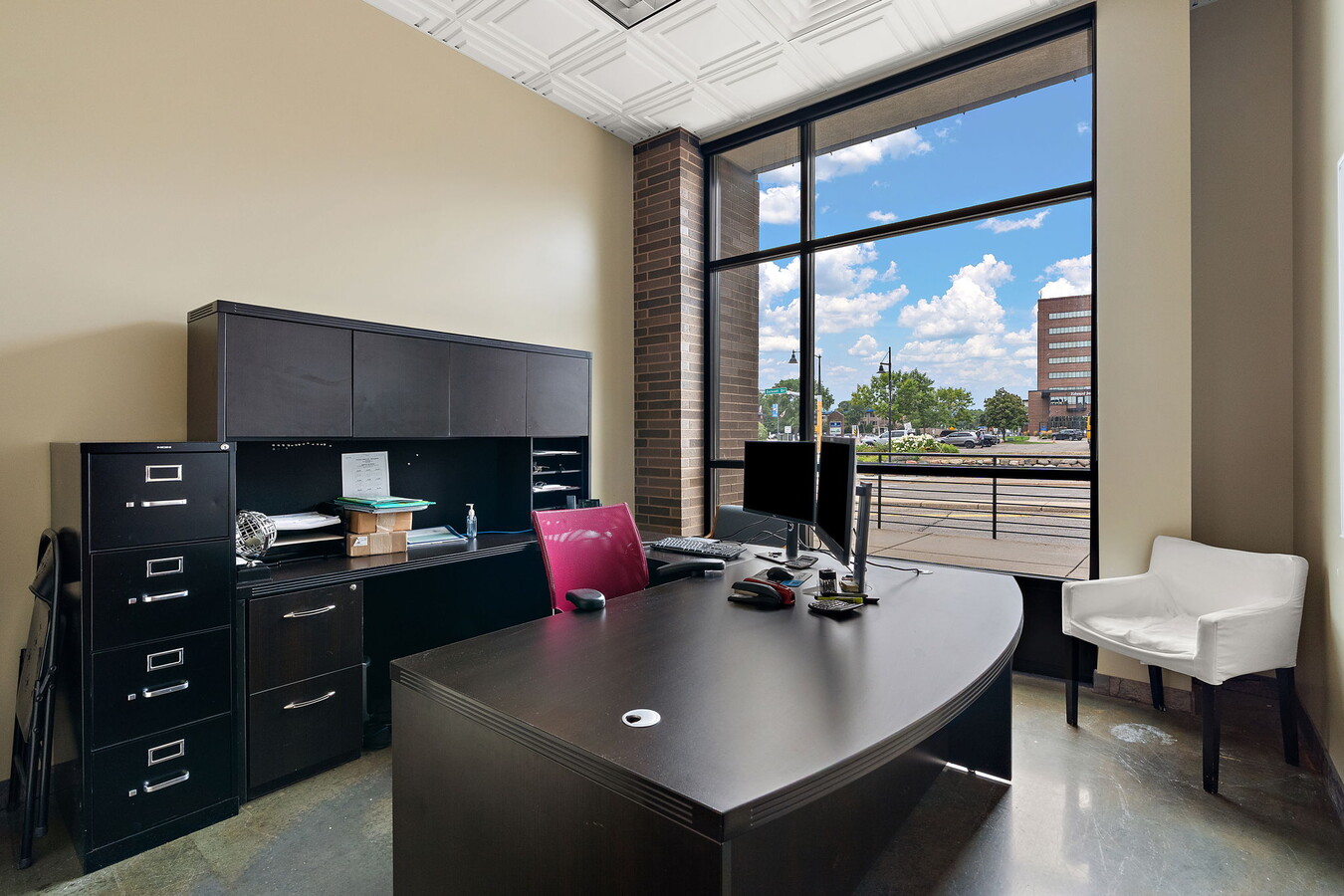 4100 Shoreline Dr, Spring Park, MN 55384 - Unit 4 - - Lobby - Image 2 of 15