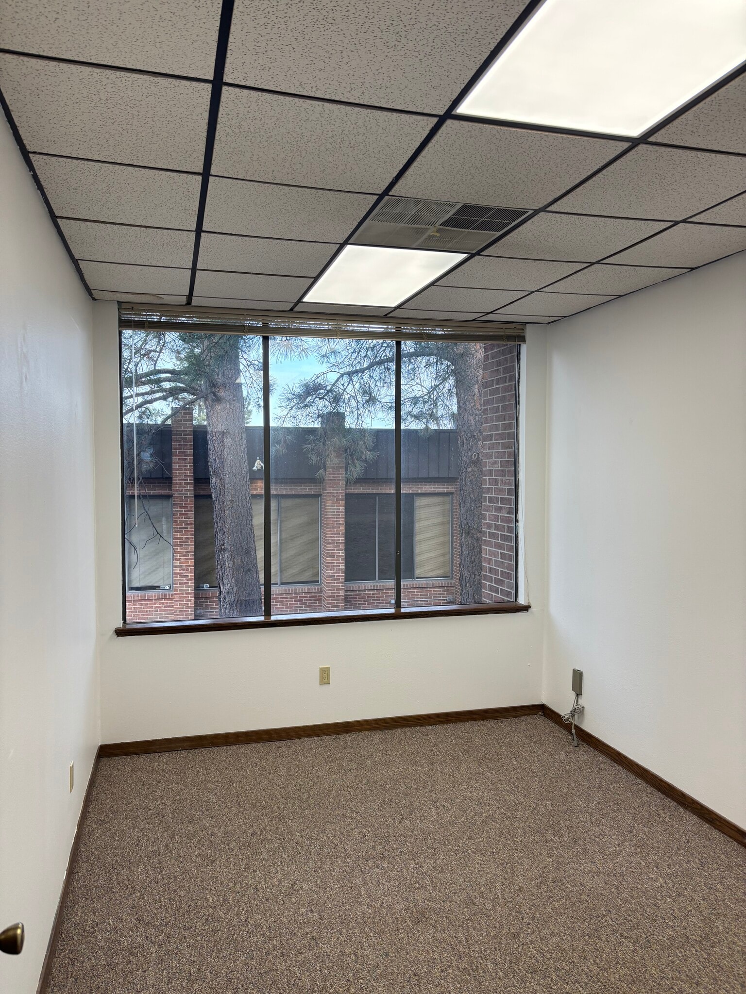 1229 Lake Plaza Dr, Colorado Springs, CO for lease Interior Photo- Image 1 of 5