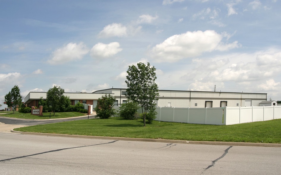 1325 SW Market St, Lee's Summit, MO for lease - Building Photo - Image 2 of 6