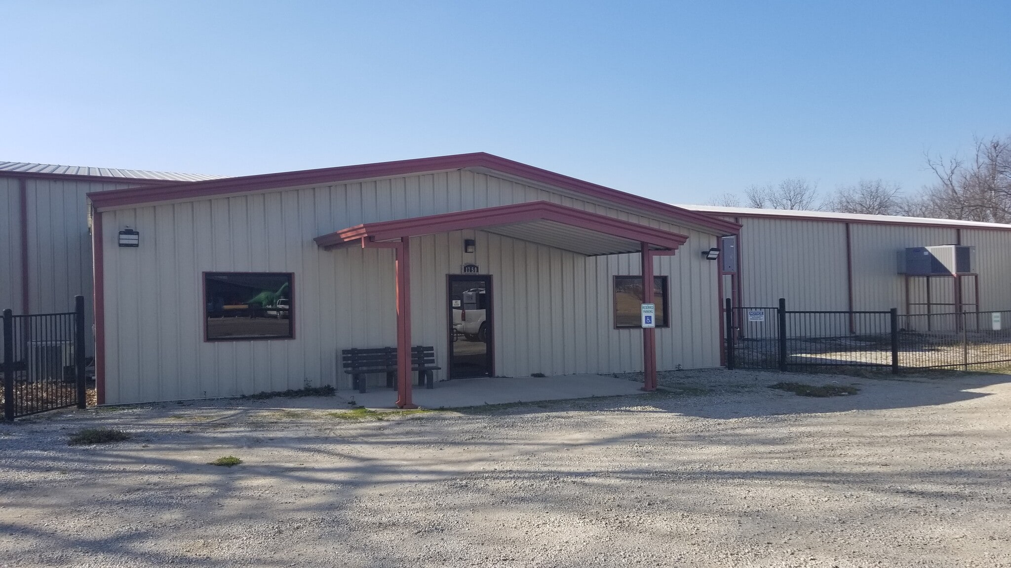 1750 US-77, Davis, OK for lease Interior Photo- Image 1 of 15