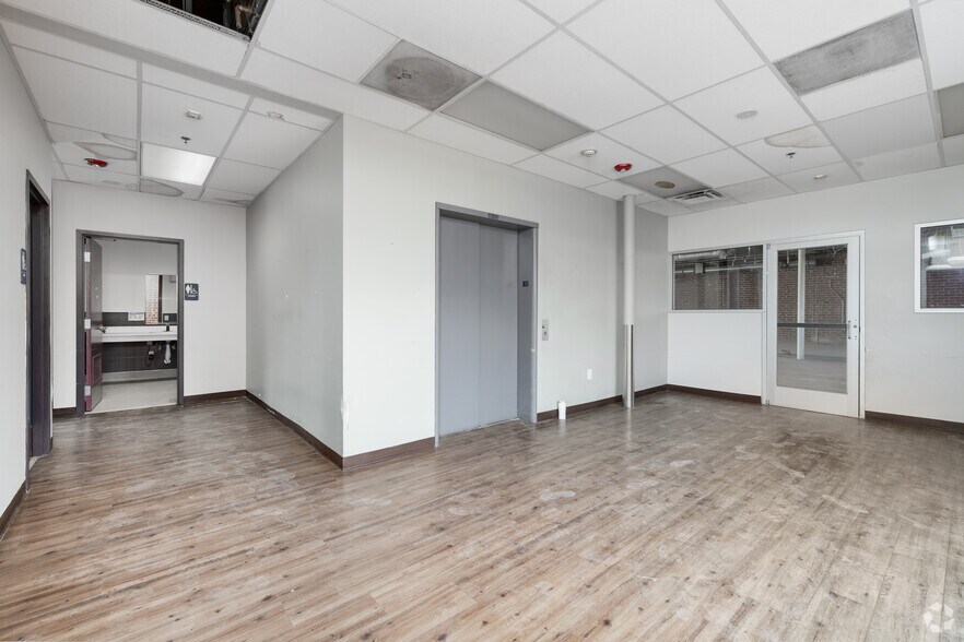 2250 S Barrington Ave, Los Angeles, CA à vendre - Photo intérieure - Image 3 de 20