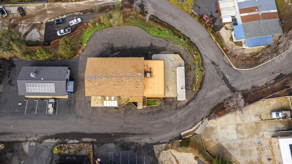 19478 Village Dr, Sonora, CA à vendre - Photo du bâtiment - Image 2 de 35