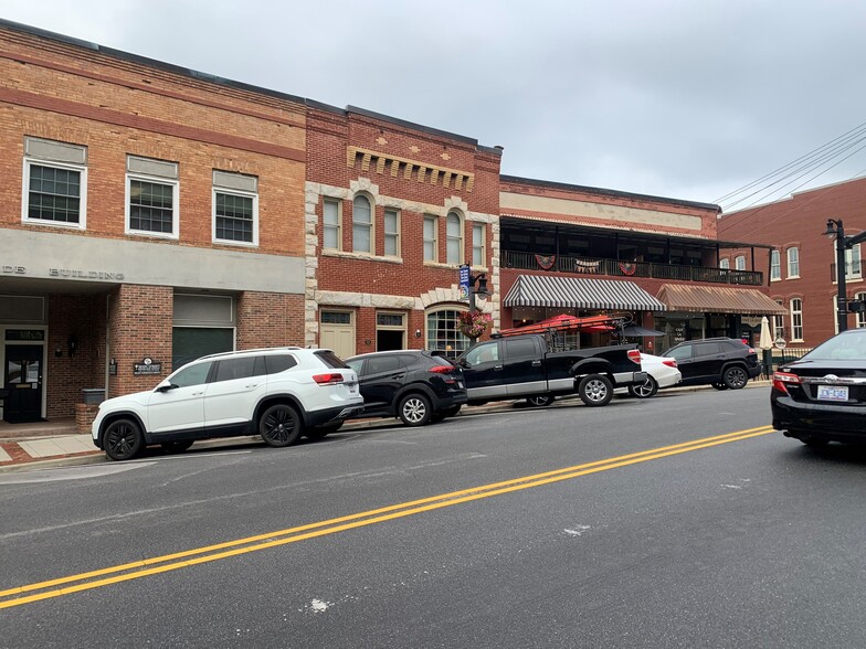 16 N Trade St, Tryon, NC for sale - Primary Photo - Image 1 of 56