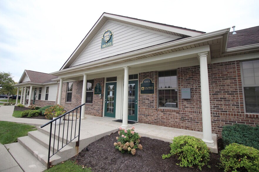10315 Dawson's Creek Blvd, Fort Wayne, IN à louer - Photo du bâtiment - Image 1 de 11