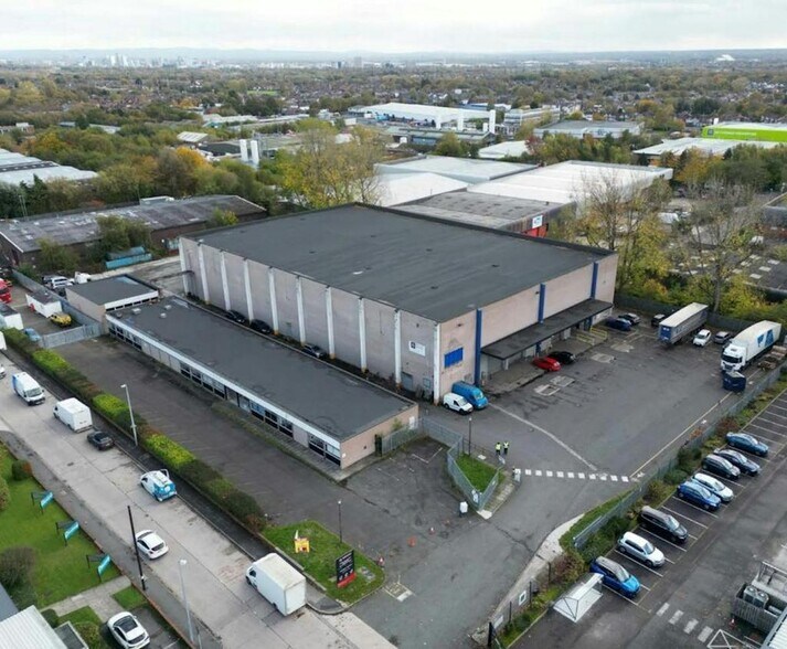 Holloway Dr, Manchester à louer - Photo du bâtiment - Image 1 de 10
