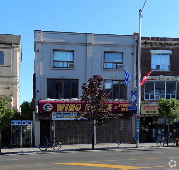 628-630 Danforth Ave, Toronto, ON à vendre - Photo principale - Image 1 de 1