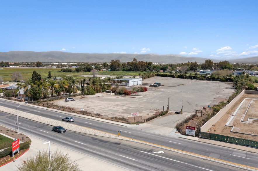 11205 Cedar Ave, Bloomington, CA for sale - Building Photo - Image 3 of 9