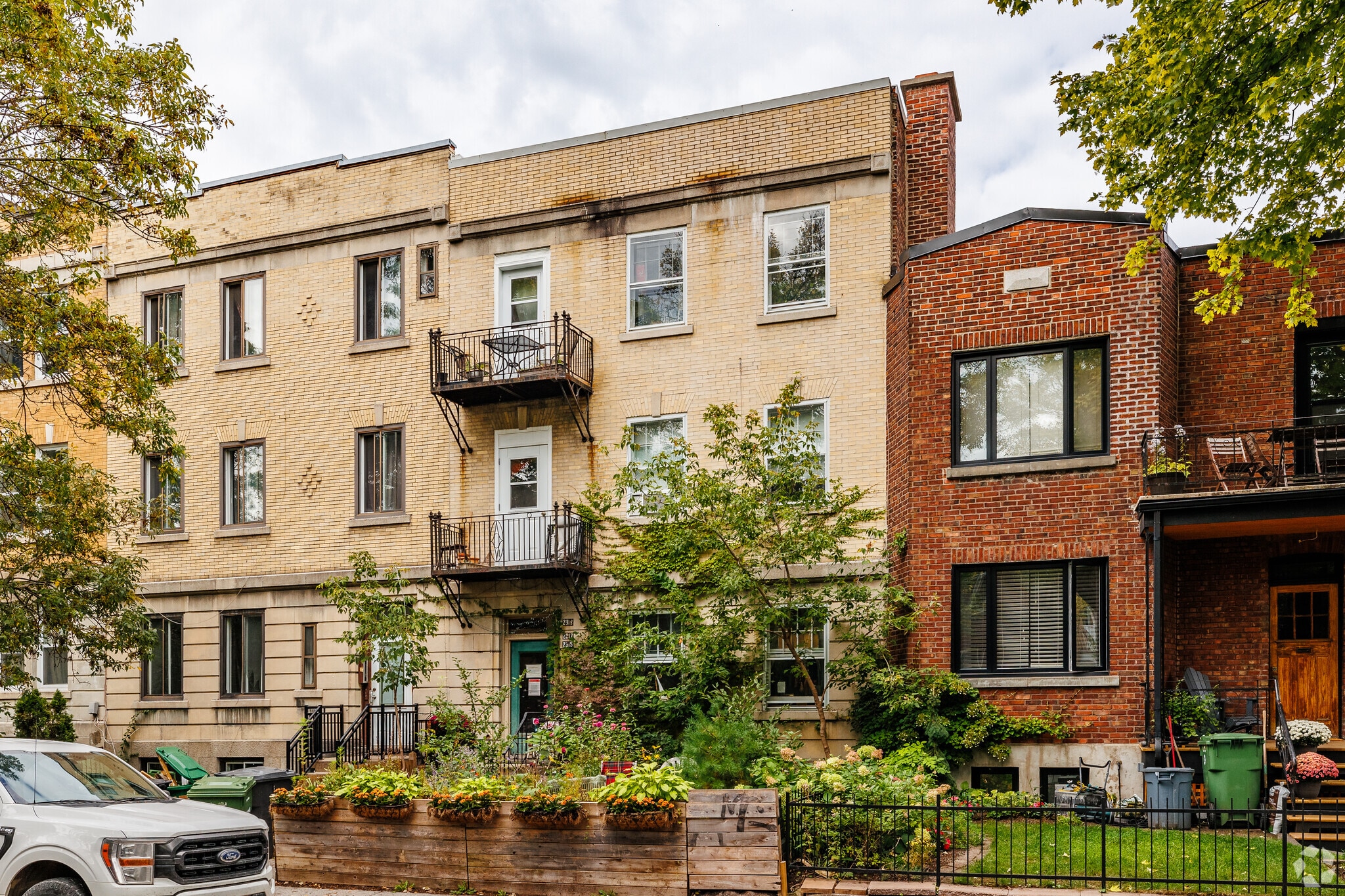2321 Av De Hampton, Montréal, QC for sale Primary Photo- Image 1 of 4