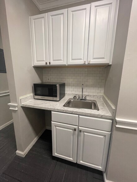 225-261 Pinewood Dr, Tallahassee, FL à louer - Photo du bâtiment - Image 2 de 13