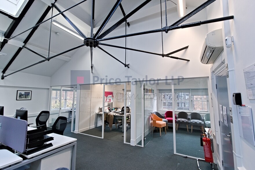 142-144 Liverpool Rd, London for lease - Interior Photo - Image 3 of 14