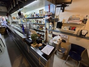 Retail in Barcelona, Barcelona for lease Interior Photo- Image 2 of 10