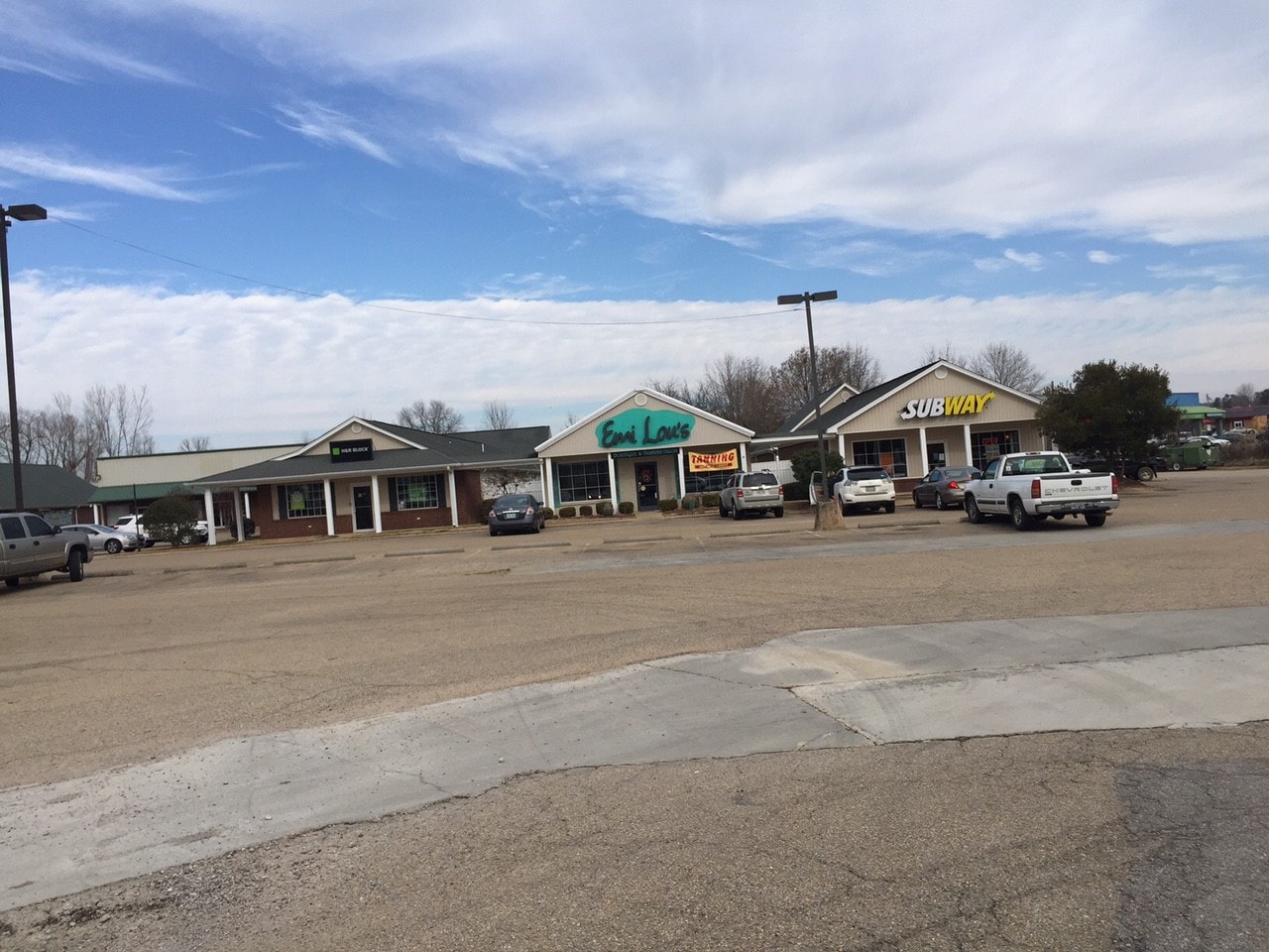 103-129 Town Creek Dr, Saltillo, MS for lease Primary Photo- Image 1 of 13