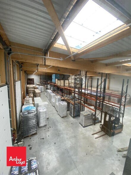 Flex in Chartres for lease - Building Photo - Image 2 of 5