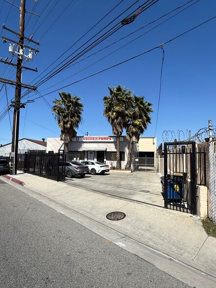 8226 Salt Lake Ave, Cudahy, CA for sale - Building Photo - Image 3 of 18