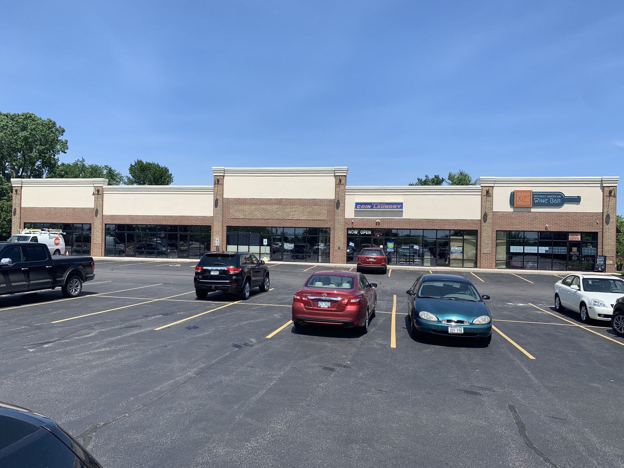 1350 W American Dr, Neenah, WI for lease Primary Photo- Image 1 of 9