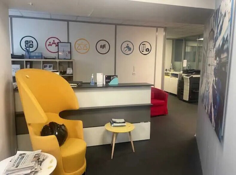 Bureau dans Paris à vendre - Hall d’entrée - Image 2 de 16