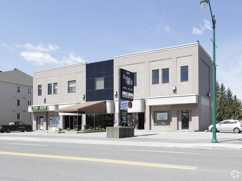 1011 Rue Notre-Dame, Repentigny, QC for lease - Building Photo - Image 2 of 6