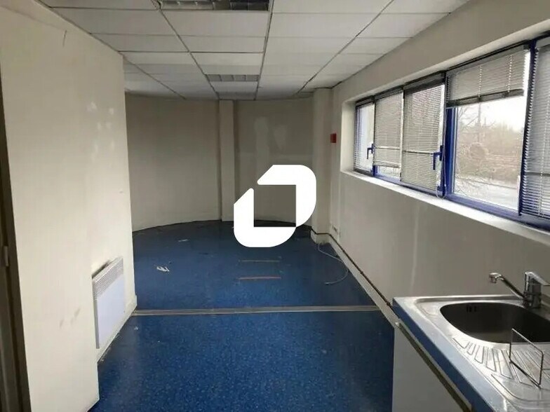 Flex dans Mitry-Mory à louer - Photo du bâtiment - Image 3 de 10