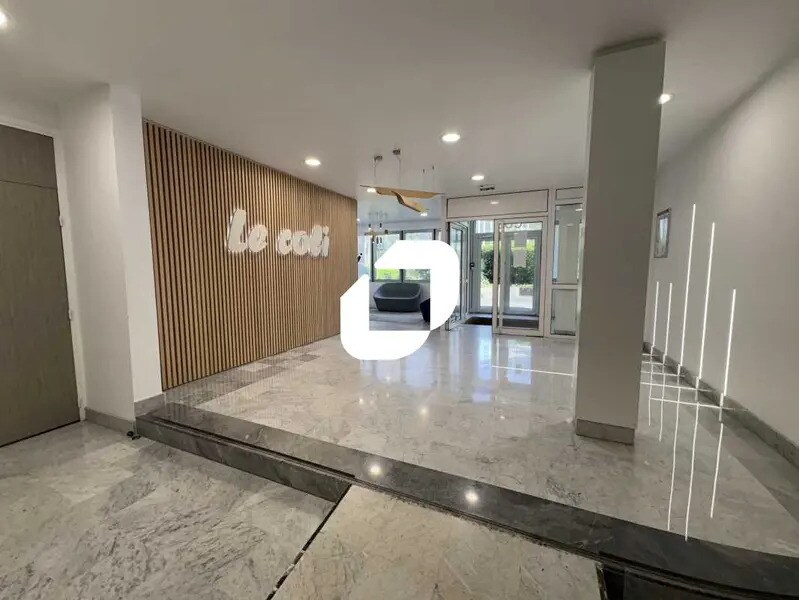 Office in Vélizy-Villacoublay for lease Lobby- Image 1 of 21