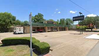 1045 Uvalde Rd - Convenience Store