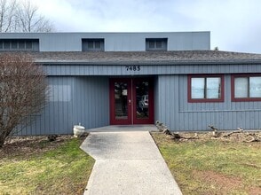 7481-7485 Morgan Rd, Bayberry, NY à louer Photo du bâtiment- Image 1 de 4