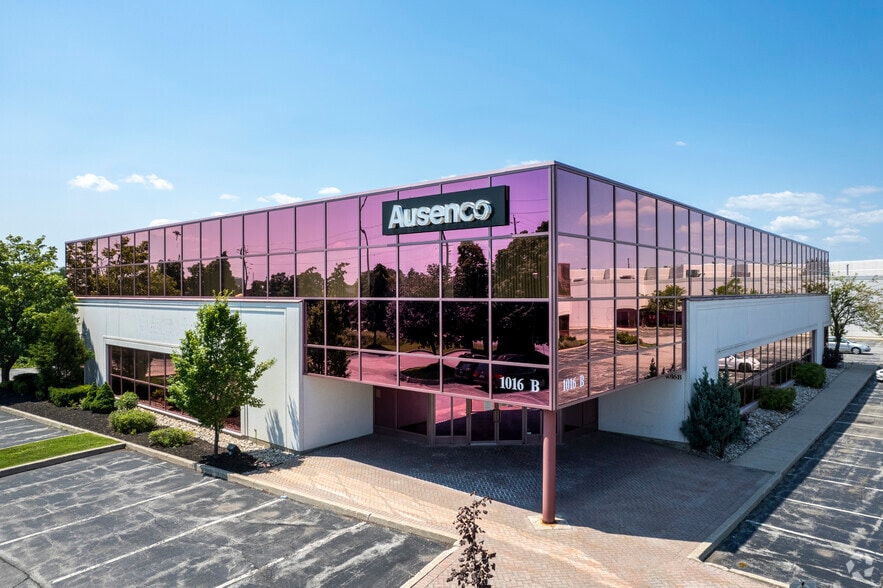 1016 Sutton Dr, Burlington, ON for sale - Building Photo - Image 1 of 1