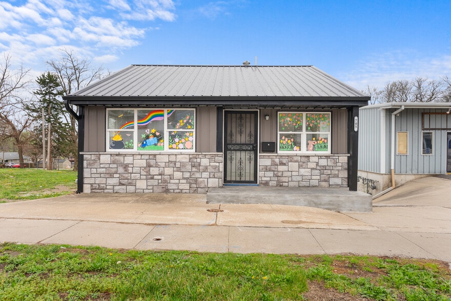 705 E 23rd St S, Independence, MO for sale - Building Photo - Image 3 of 14