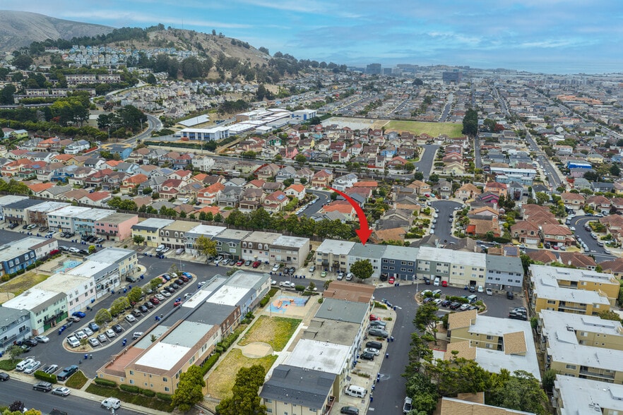 324 Susie Way, South San Francisco, CA à vendre - Photo du bâtiment - Image 3 de 3