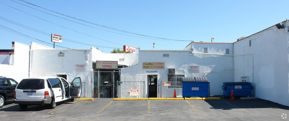 18428 Ventura Blvd, Tarzana, CA à vendre - Photo du bâtiment - Image 2 de 2