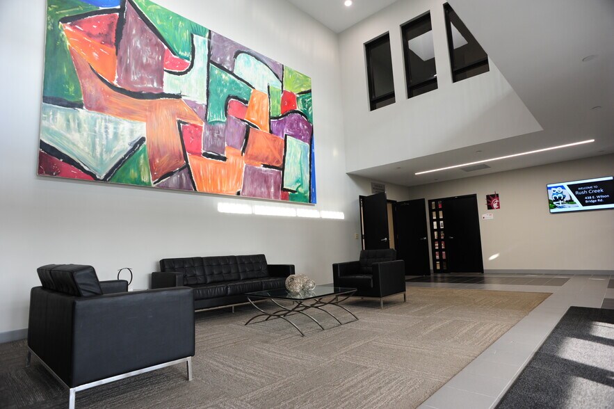 438 E Wilson Bridge Rd, Worthington, OH à louer - Photo intérieure - Image 2 de 9