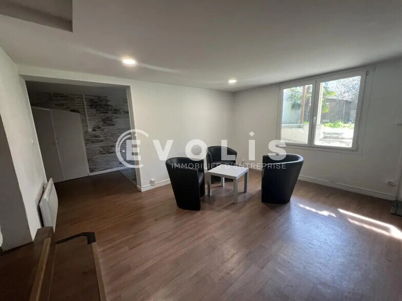 Bureau dans Champigny-sur-Marne à louer - Photo du bâtiment - Image 2 de 9