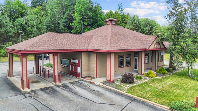 More details for 588 Lake Flower Ave, Saranac Lake, NY - Office/Retail for Lease